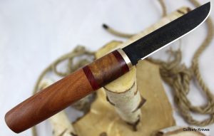 Varis nóż skandynawski drewno stabilizowane, Kotibe, Paduk